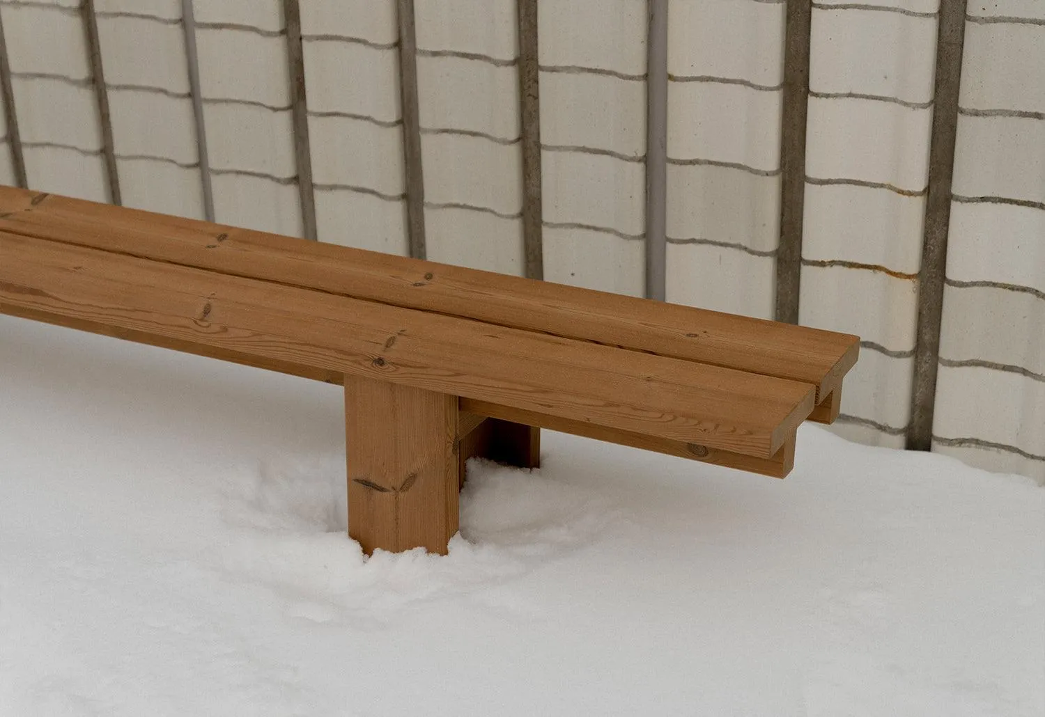 013 Osa Outdoor Bench