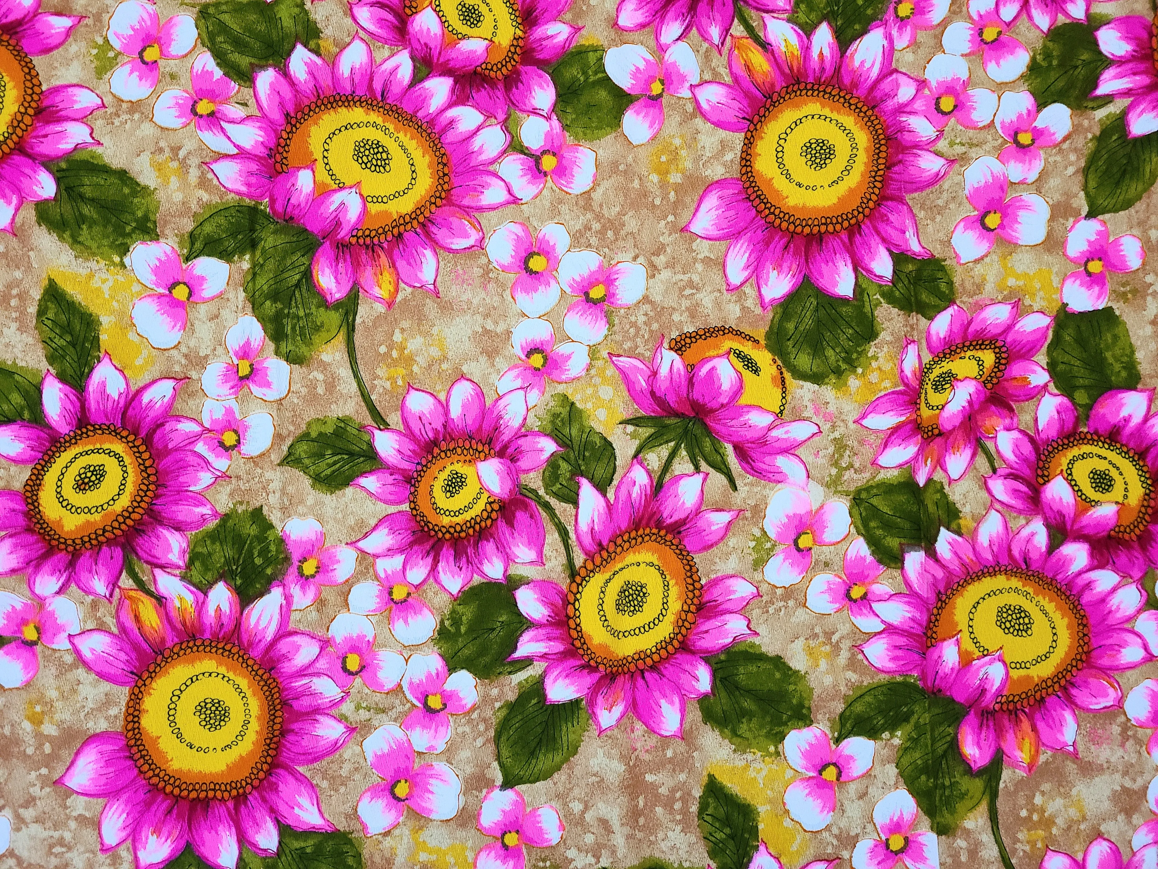 1960s 1970s Retro Fabric - Crepe - Sunflower - Hot Pink - Fabric Remnant - 6A3