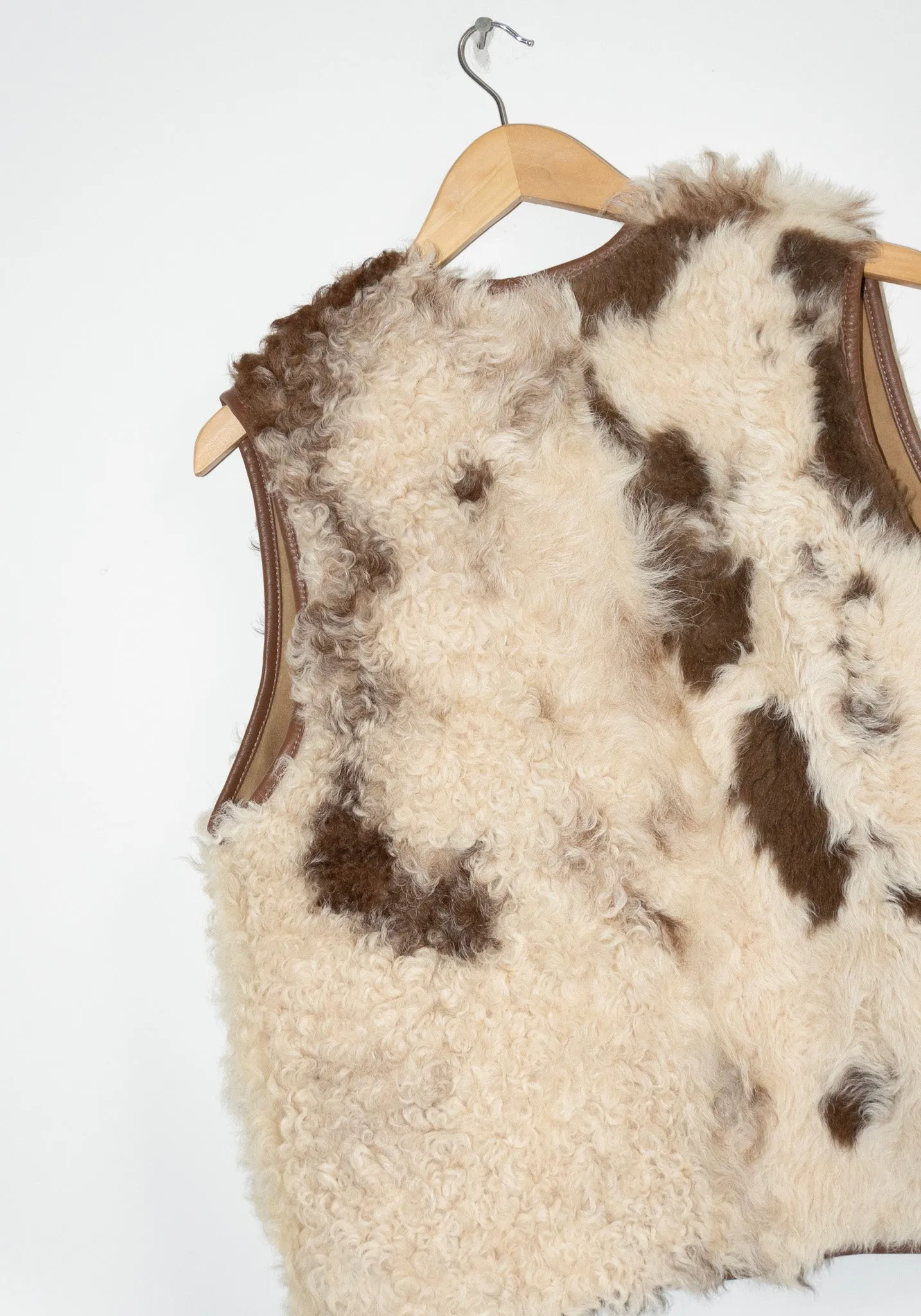 Ella Sheepskin Vest in Cow