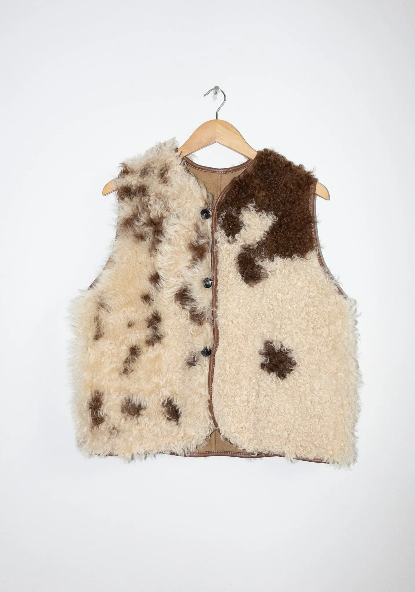 Ella Sheepskin Vest in Cow