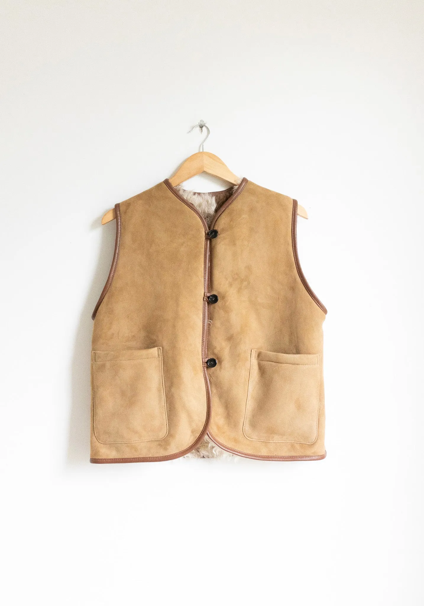 Ella Sheepskin Vest in Cow