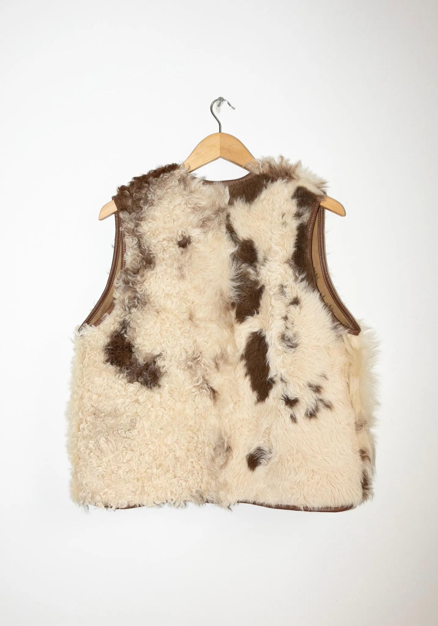 Ella Sheepskin Vest in Cow