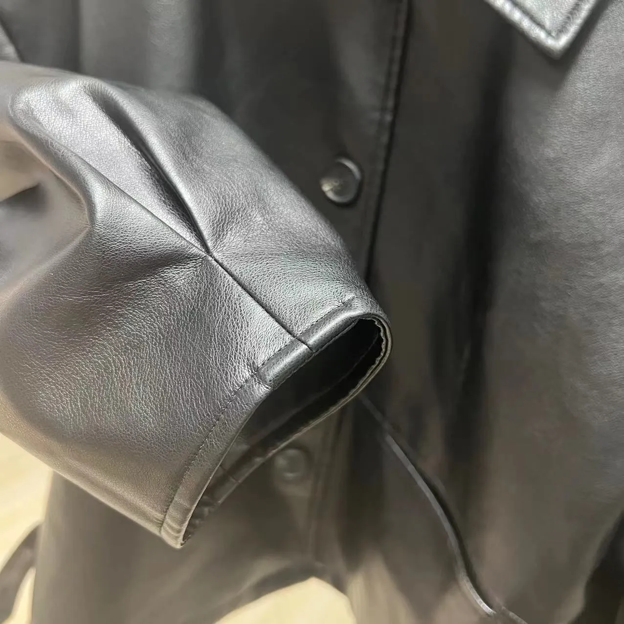 Minimalist leather jacket (preorder)