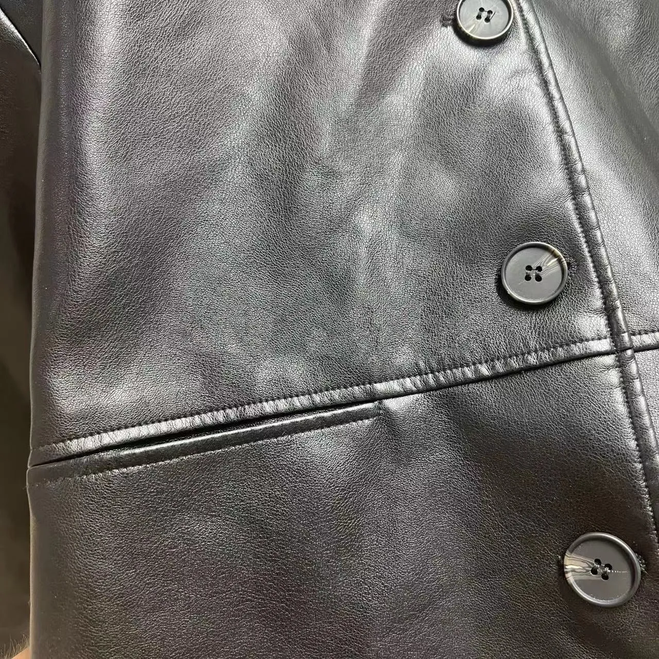 Minimalist leather jacket (preorder)