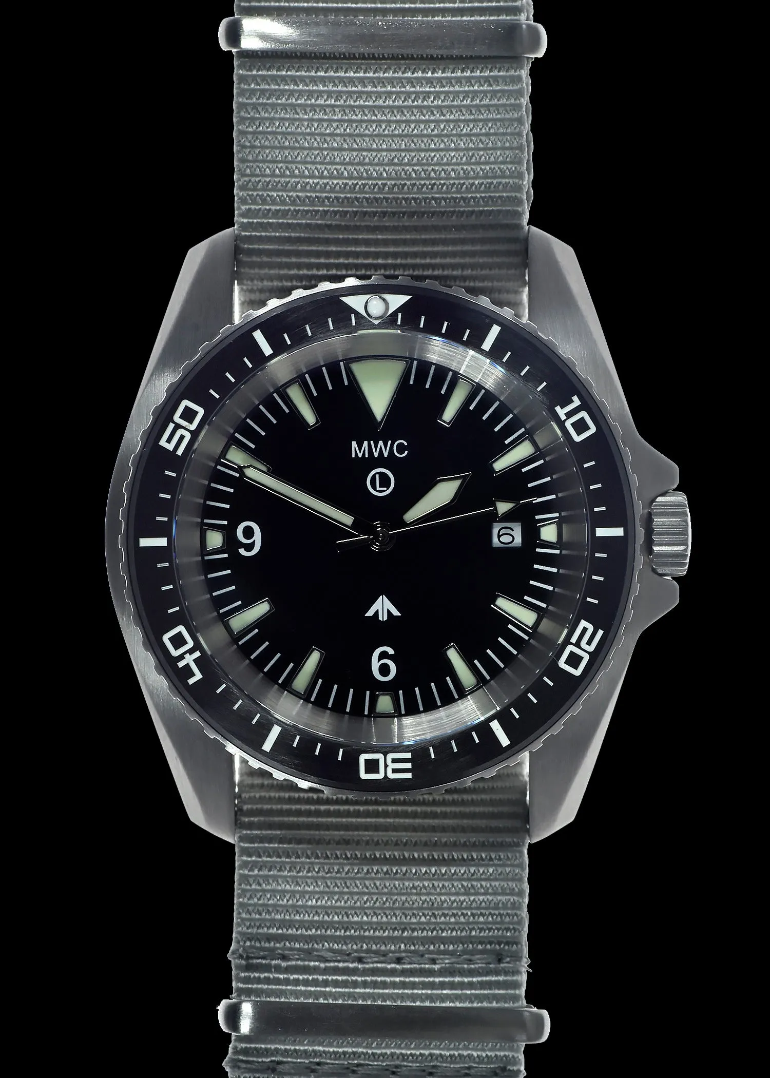 MWC Heavy Duty 300m Military Divers Watch in Stainless Steel Case (Quartz) with Sapphire Crystal and Ceramic Bezel